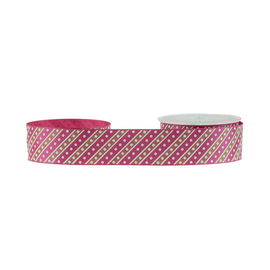 A fita impressa pontos do cetim de Rosa para o feriado veste - o material forte resistente